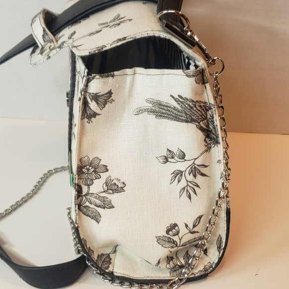Floral Print Black and White Handbag - Picture 4 of 8